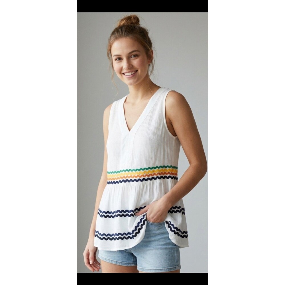 Studio West Apparel White Embroidered Sleeveless Boho Chic Top 100% Rayon Large